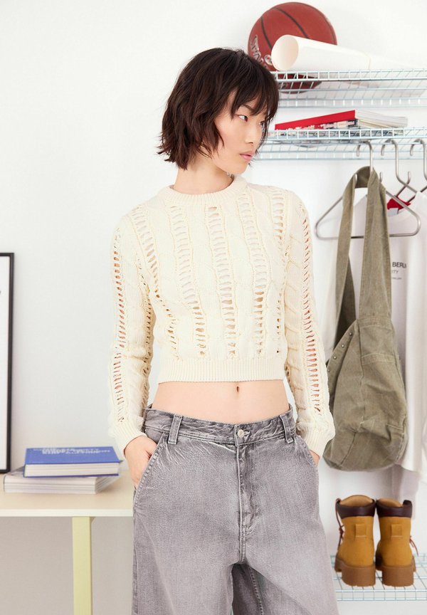 Bershka CABLE