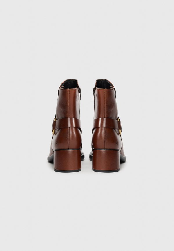 ECCO SCULPTED 35