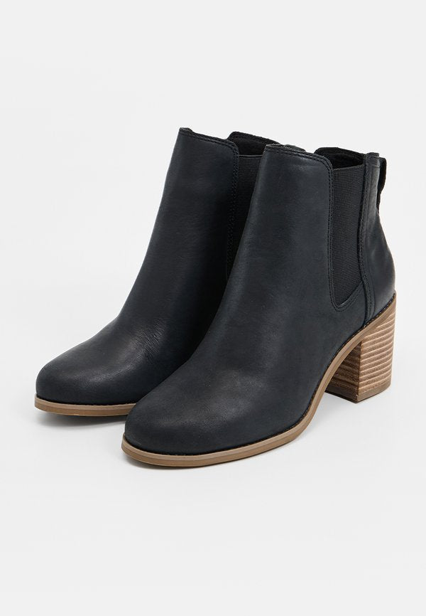 TOMS EVELYN