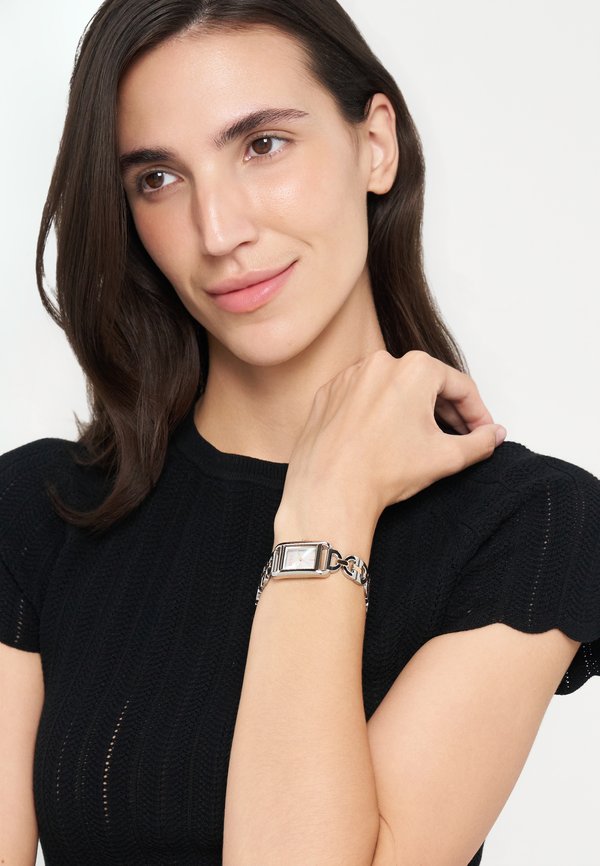DKNY
