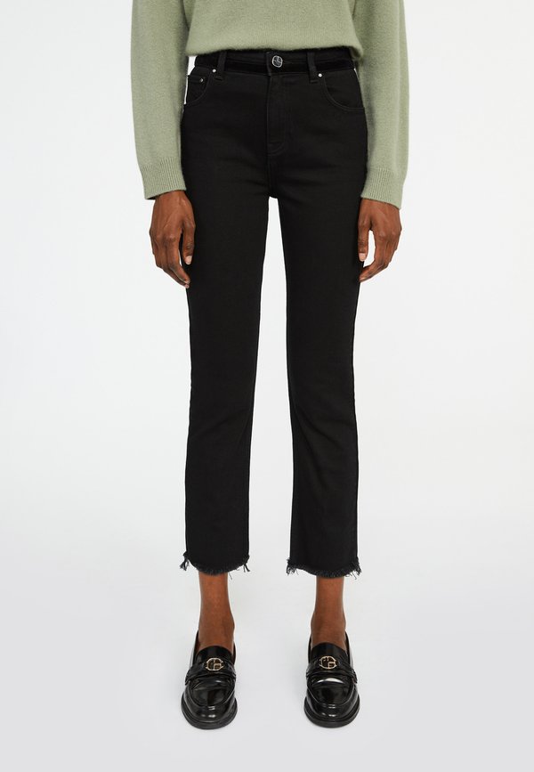 Claudie Pierlot PLANETETER