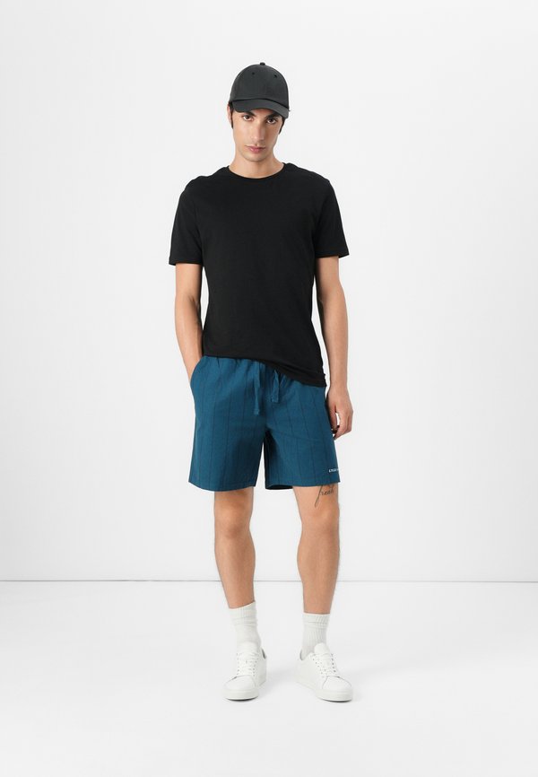 Lyle & Scott