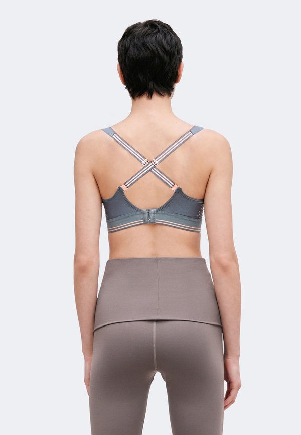 triaction by Triumph EXTREME LITE