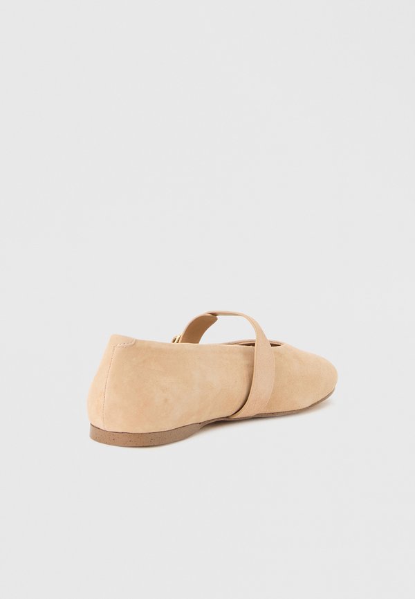 Steve Madden REJOICE