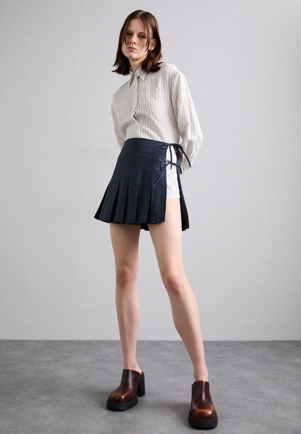 MIISTA IRYNA WHITE WIDE LINES