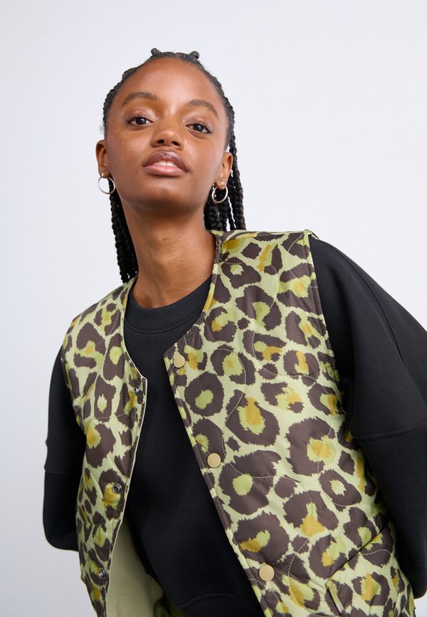 Alpha Industries REVERSIBLE VEST CAMO