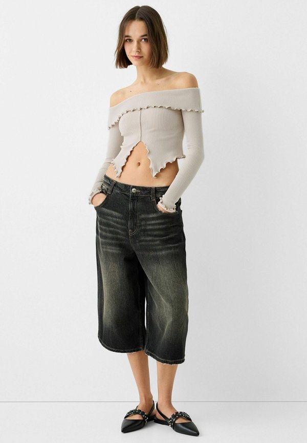 Bershka LONG SLEEVE BARDOT NECK