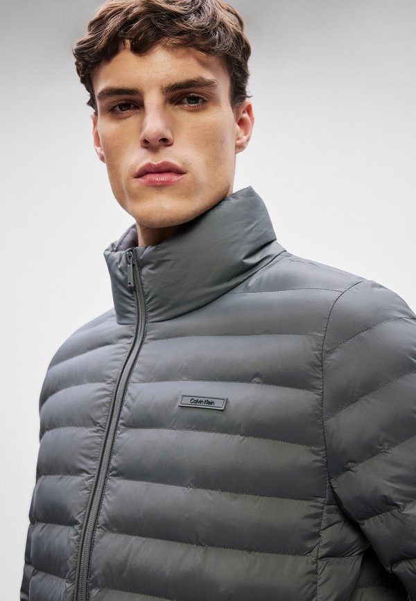 Calvin Klein CHANNELED PUFFER