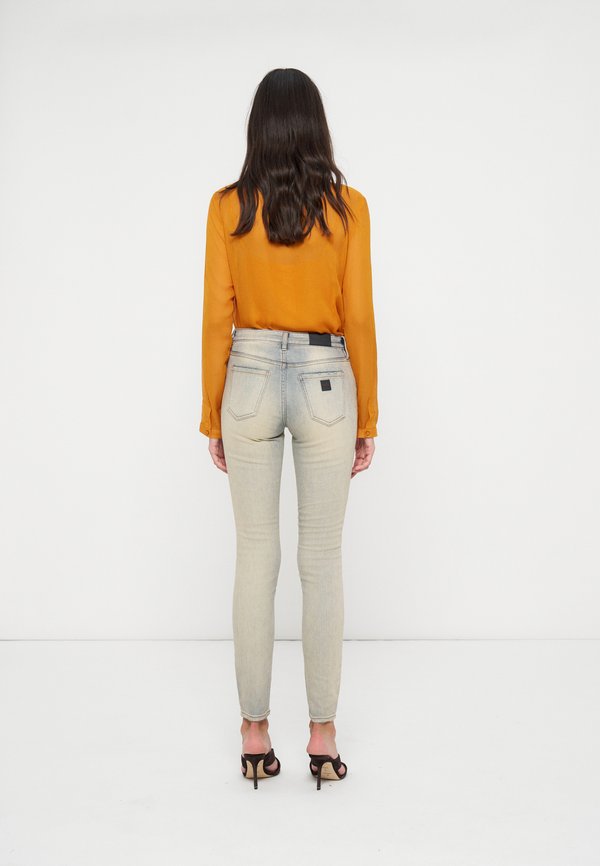 Armani Exchange