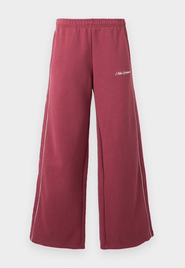 Nike Sportswear STUDIO FLEECE MEDIUM WEIGHT MID-RISE WIDE-LEG PANTS - Tracksuit bottoms - pink smoke/sail