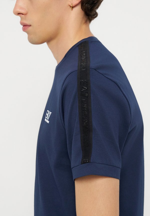 EA7 Emporio Armani