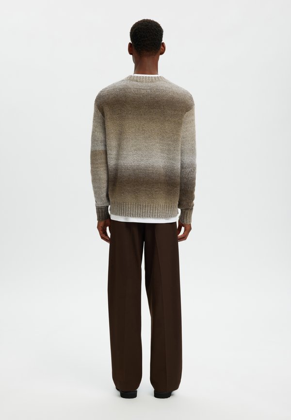 Selected SLHGAARD RELAXED CREW NECK