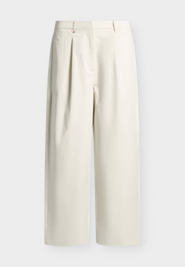 Tommy Hilfiger BARREL PLEATED CHINO - Wide Leg - light silt