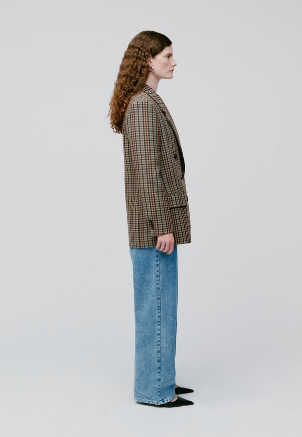 IVY OAK IOJUDE