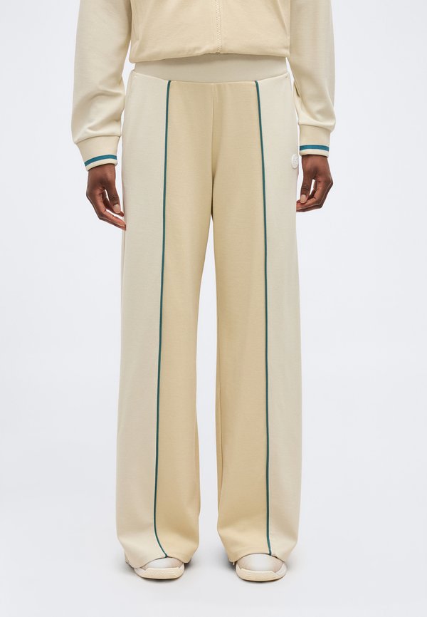EA7 Emporio Armani TRAIN SPORTING CLUB PANTS