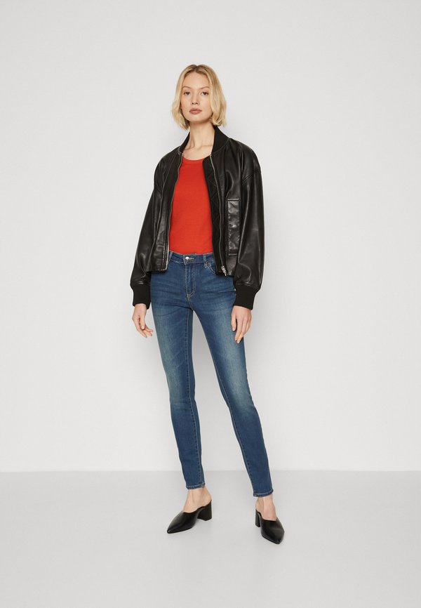 Armani Exchange