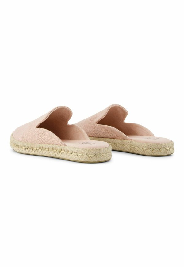 TOMS SANTIAGO