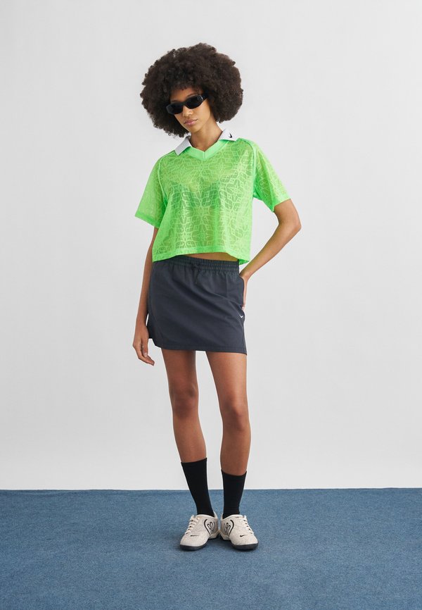 Nike Sportswear STREET