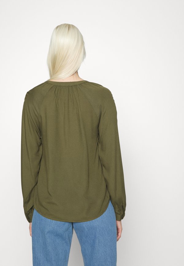 Vero Moda Tall VMVILMA V-NECK TOP