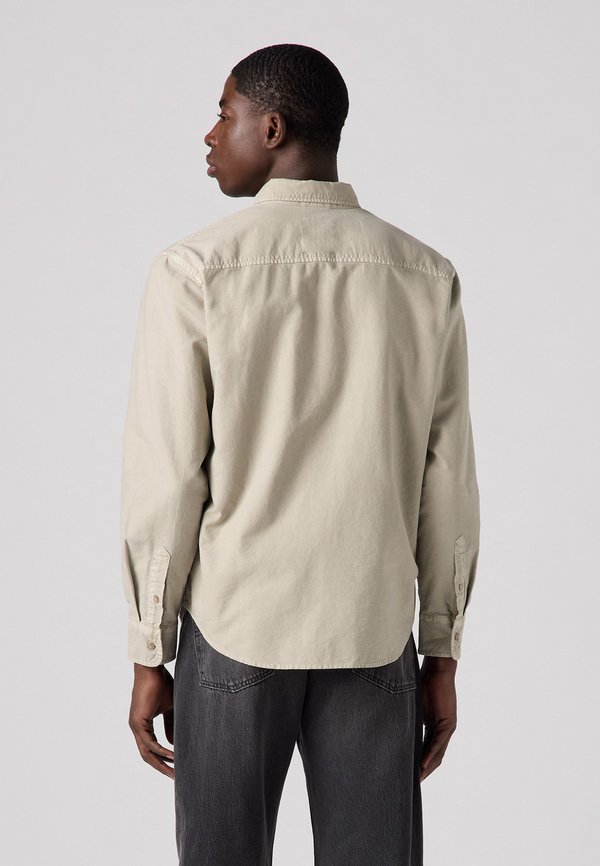Levi's® AUTHENTIC BUTTON DOWN