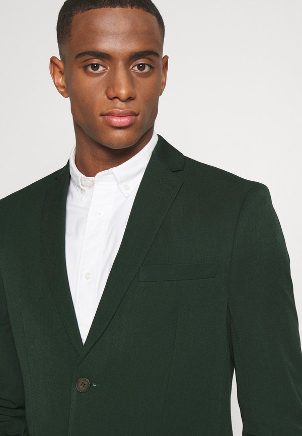 Isaac Dewhirst THE FASHION SUIT