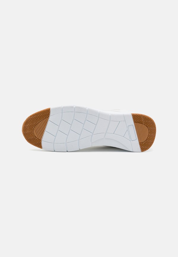 Pier One by Zalando
