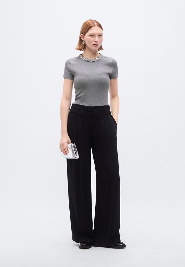 DKNY SHORT SLEEVE CREWNECK EMBELLISHED RHINESTONES AT NECKLINE