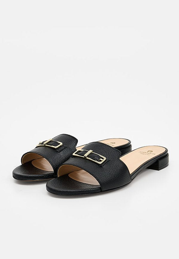 AIGNER LEONORA