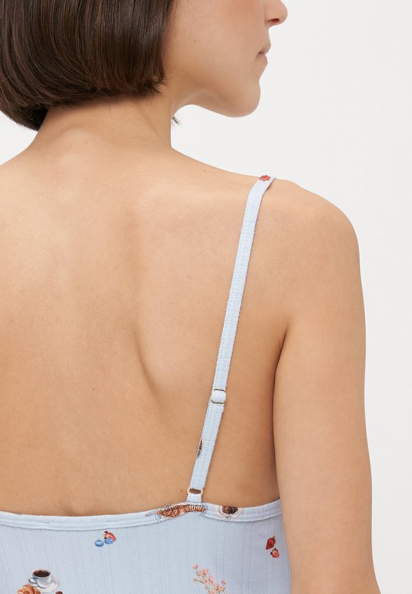 Abercrombie & Fitch POINTELLE CAMI