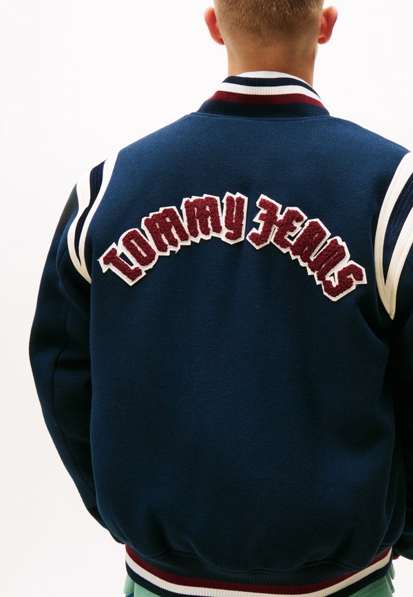 Tommy Jeans BEST VARSITY