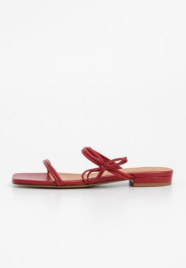 Claudie Pierlot
