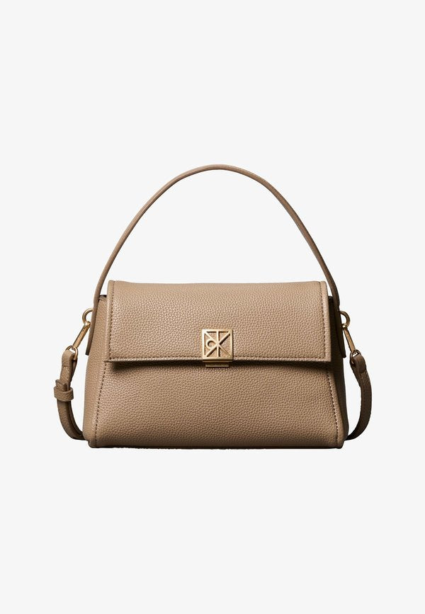 Calvin Klein EMBLEM HW PEBBLE SHOULDER BAG 25 - Handbag - desert taupe