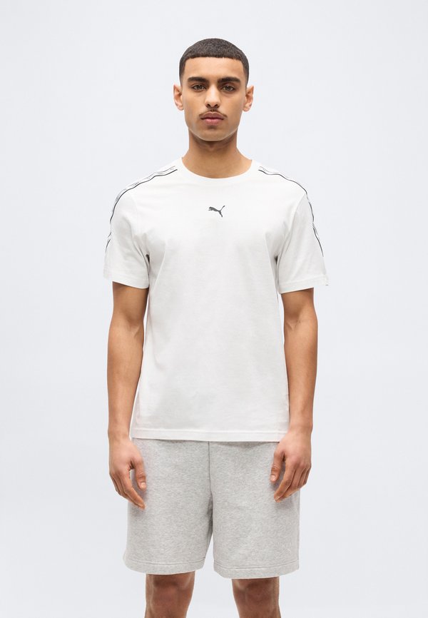 Puma ESS TAPE TEE - Print T-shirt - white