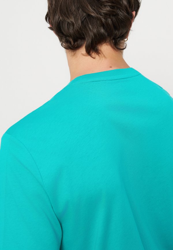 EA7 Emporio Armani