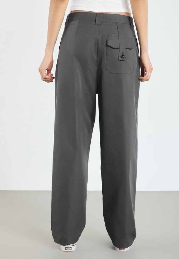 YOURTURN by Zalando PLEATED CASUAL TROUSERS