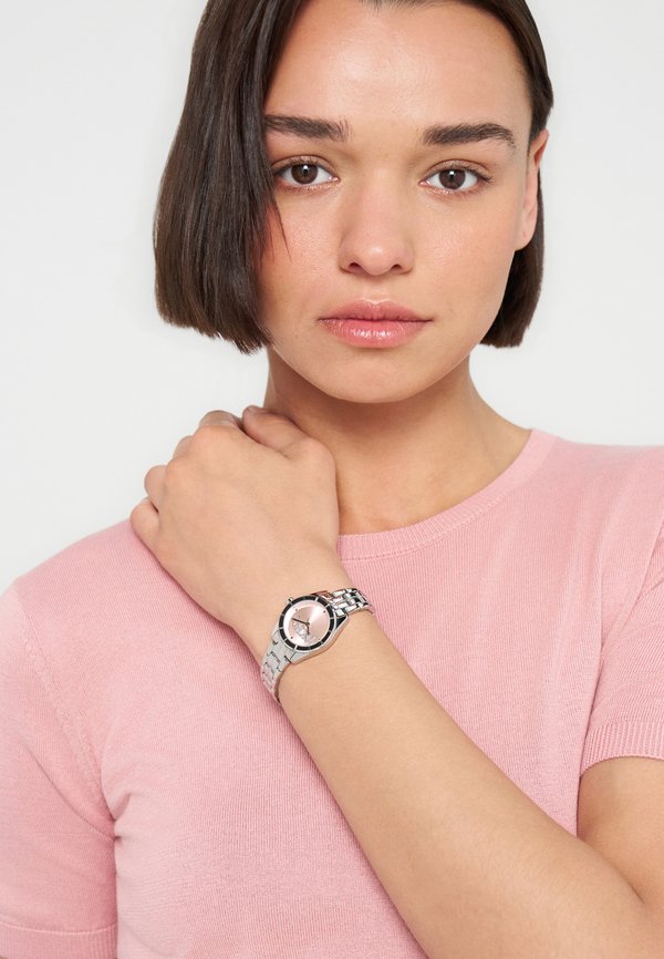 DKNY