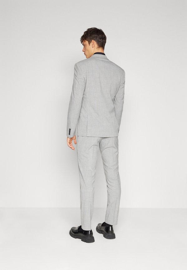Isaac Dewhirst THE FASHION NOTCH SUIT