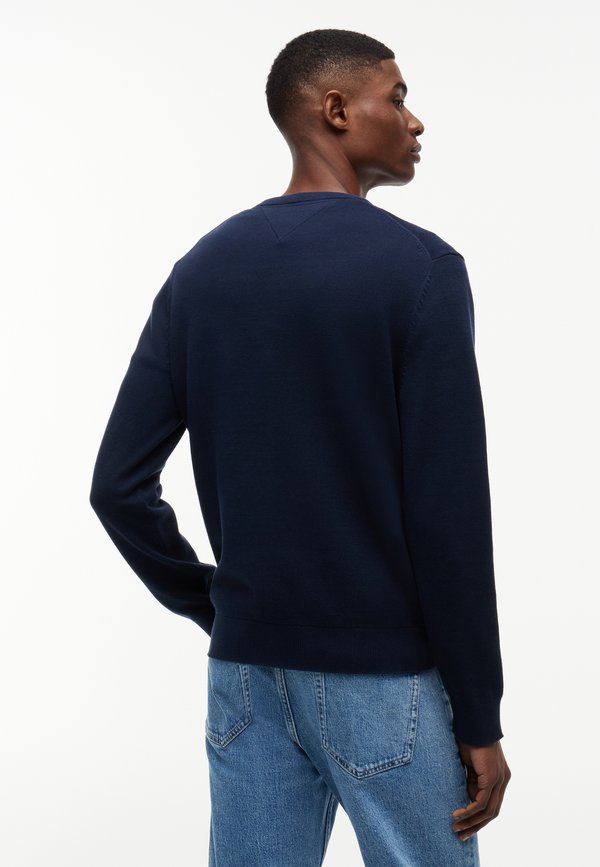 Tommy Jeans SLIM ESSENTIAL LIGHT SWEATER