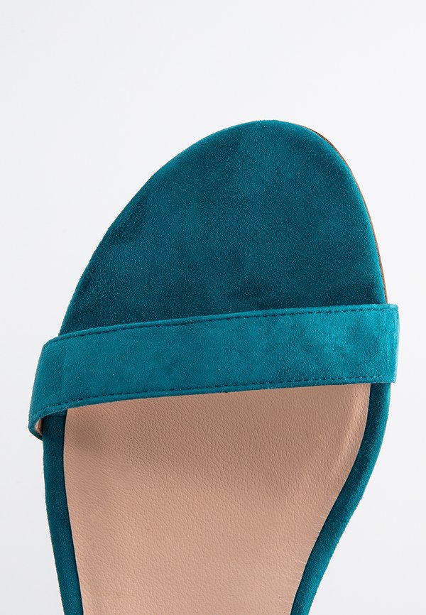 Stuart Weitzman TIBBY