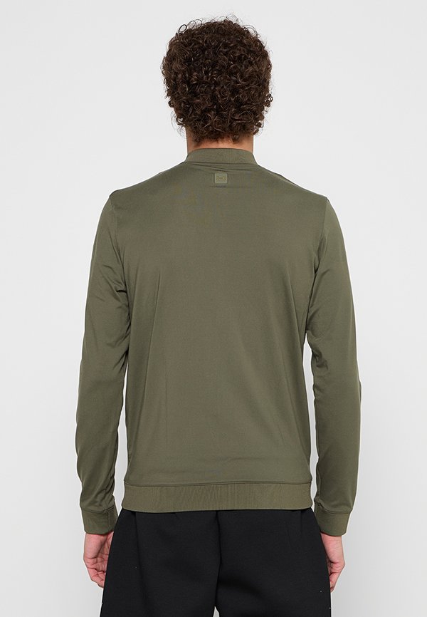 Under Armour LOOSE FIT