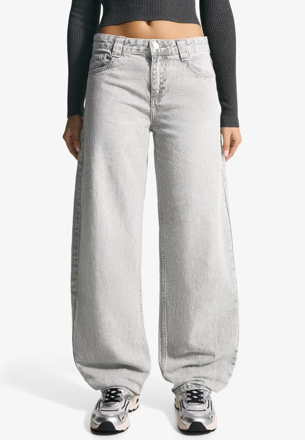 Bershka BALLOON - BAGGY - Relaxed fit jeans - grey