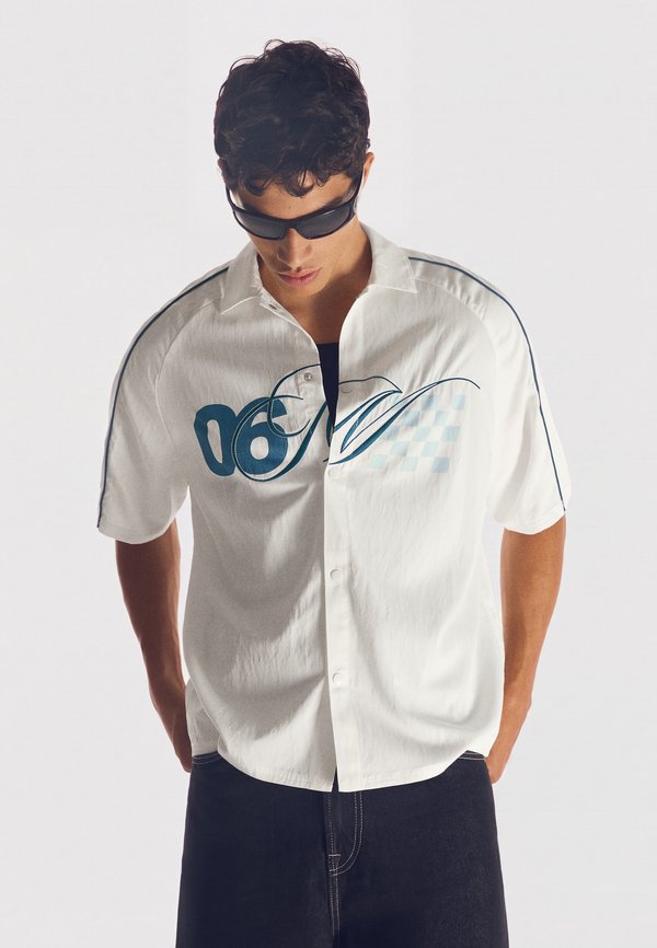 Bershka RACING - SHIRT - Shirt - white