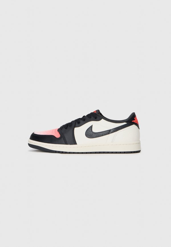 Jordan AIR JORDAN 1 RETRO