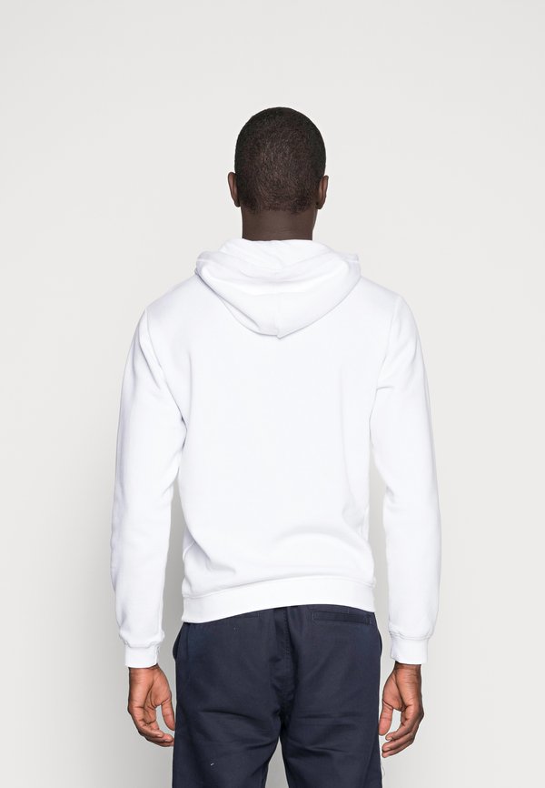 Pier One by Zalando