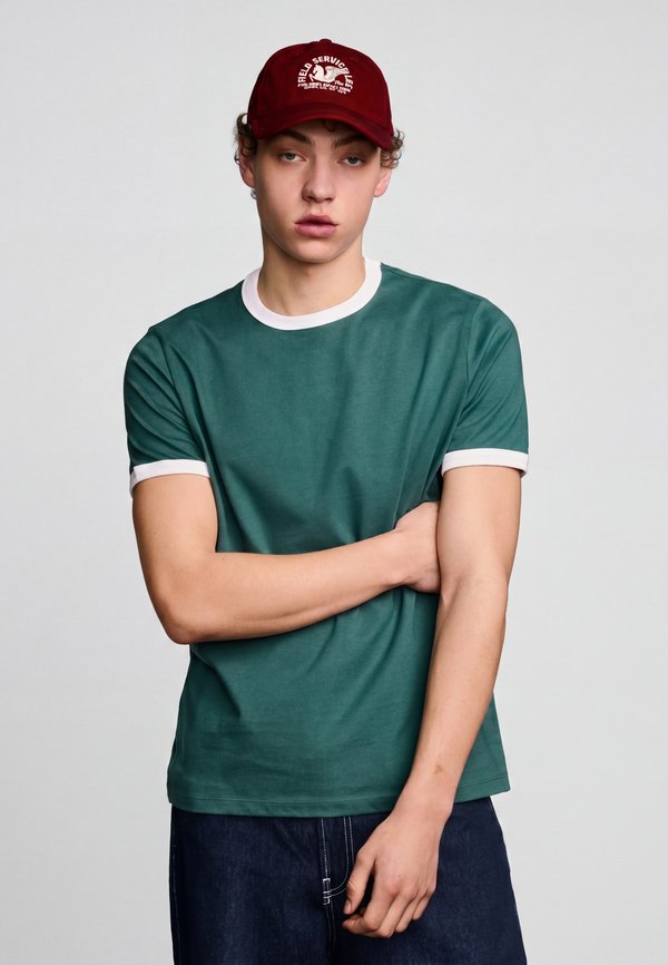 Bershka Basic T-shirt - green