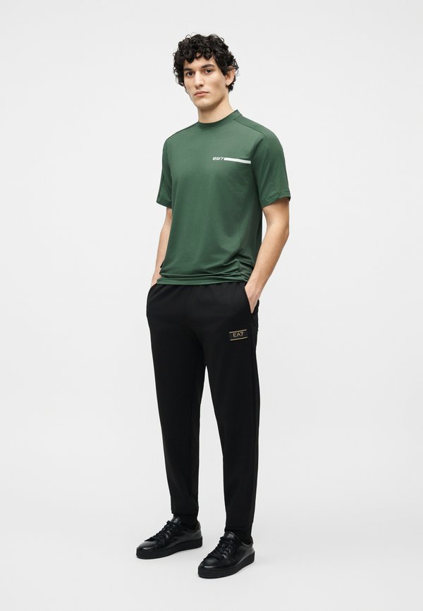 EA7 Emporio Armani TRAIN LOGO SERIES TEE