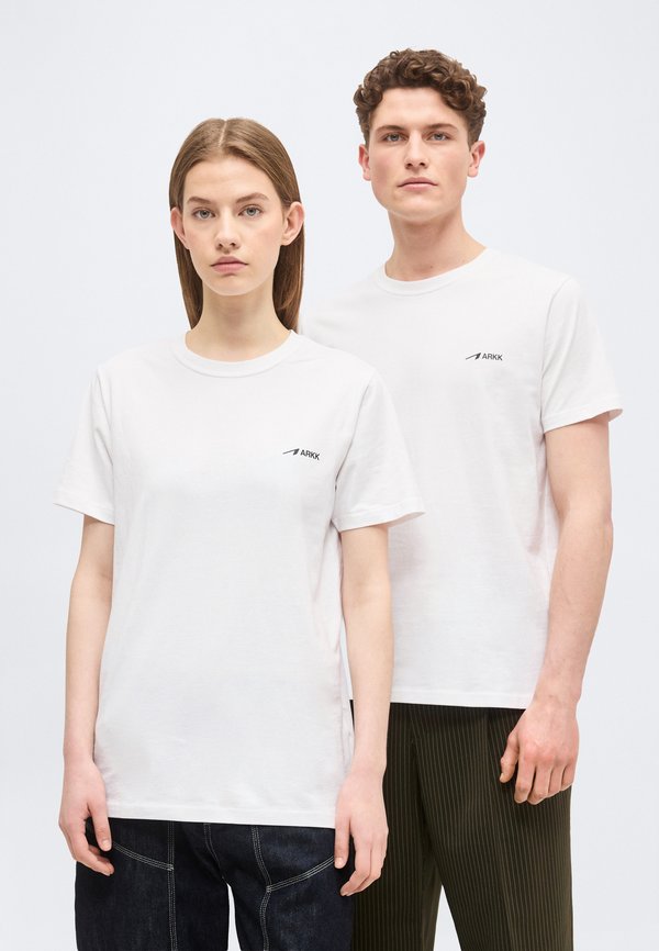 ARKK Copenhagen MINIMAL TEE UNISEX