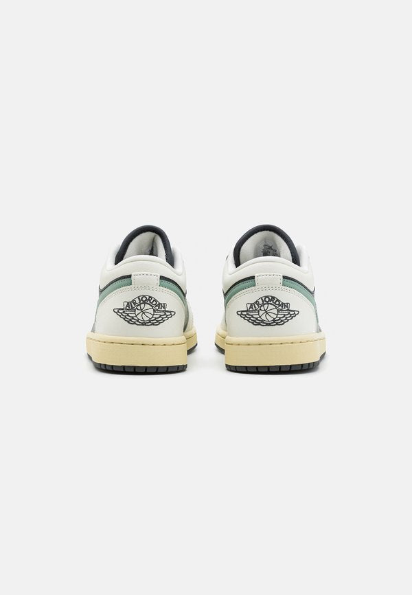 Jordan AIR JORDAN 1