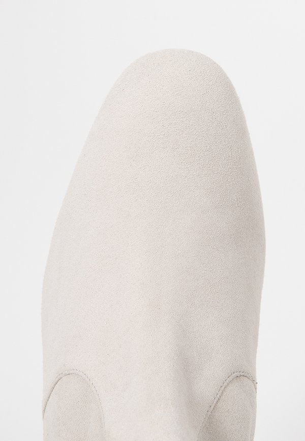Stuart Weitzman NIKI 60