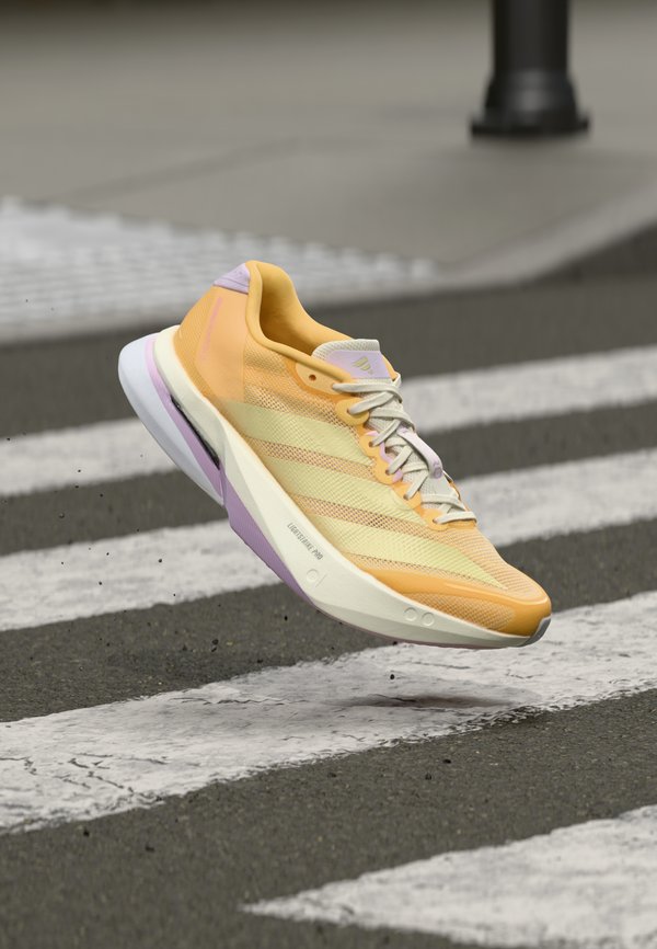 adidas Performance ADIZERO BOSTON 13 W - Road running shoes - ice tangerine/ice gold-coloured metallic/ice lavender
